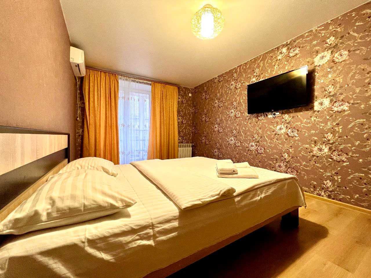 ApartPoltava Теплі апарт. в ЦЕНТРІ великий балкон, Готельні КВЕДи