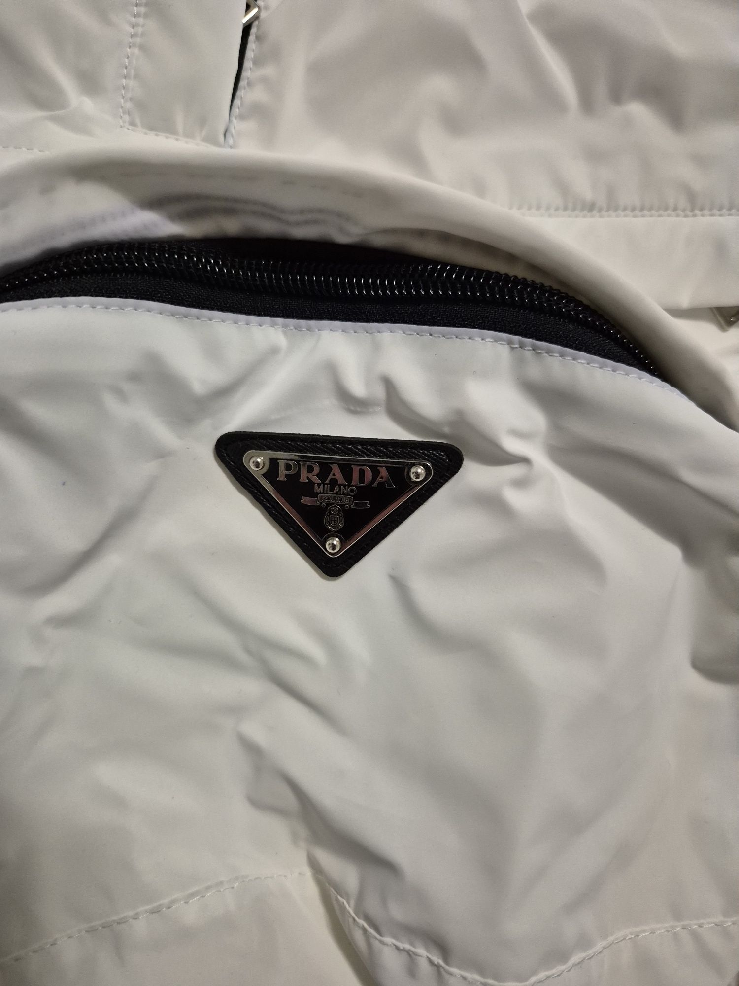 Kurtka przeciwdeszczowa Prada