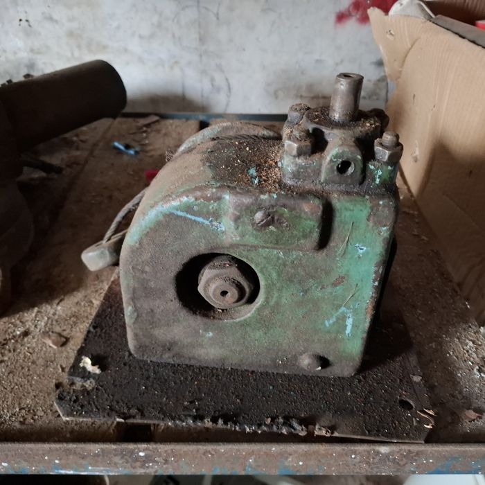 Продам лебедки разные