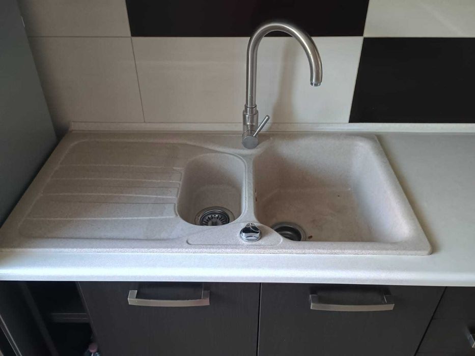 Używana kompletna kuchnia z sprzętem AGD marki Electrolux
