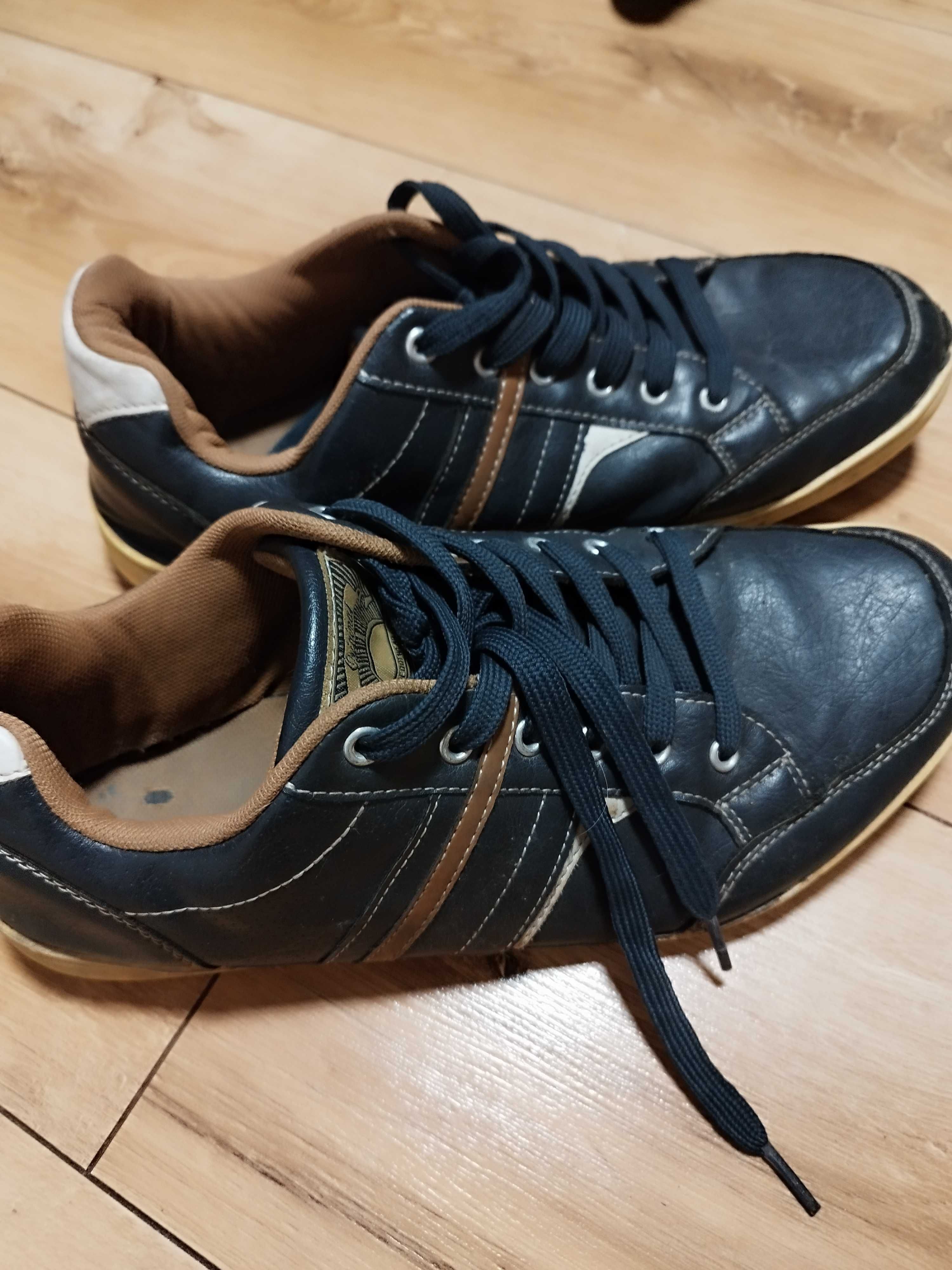 Adidasy trampki 42