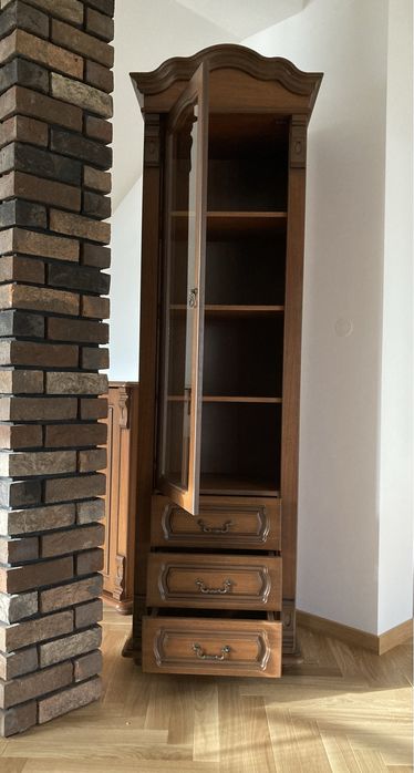 Komplet mebli (komoda, słupek, stolik po TV)