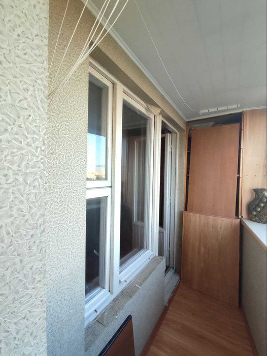 2-к. Русанівка, вул. Ентузіастів з видом на канал