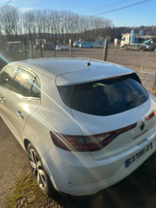 Megane 1.6dci 130koni biała perła wersja bose