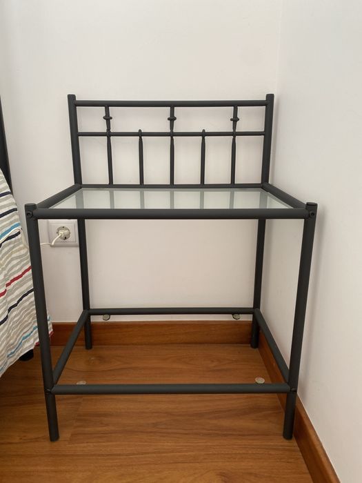 Conjunto de duas Mesas de cabeceira em ferro