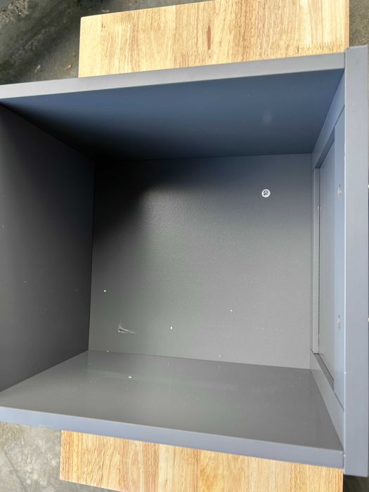 Kredens z szufladami na kółkach , szafka - wózek na kółkach .Złożona