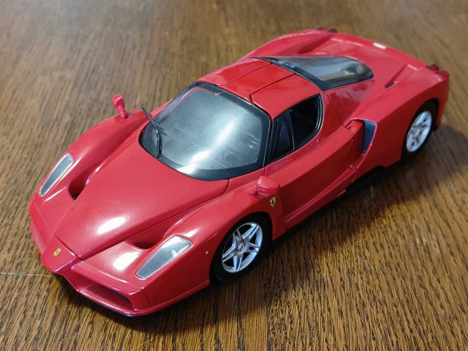 Ferrari Enzo Ferrari 1:18 Hot Wheels