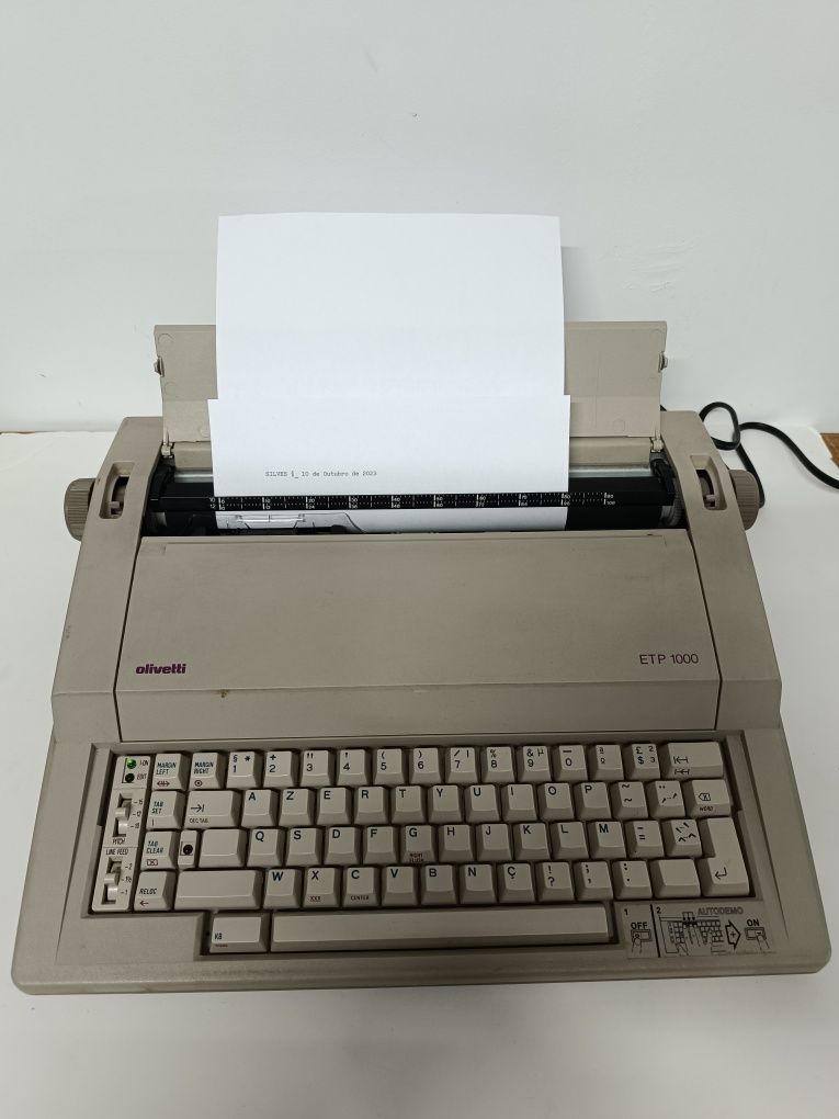 Máquina Escrever Olivetti ETP 1000