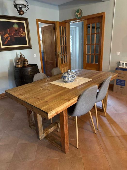 mesa de madeira para 6 lugares