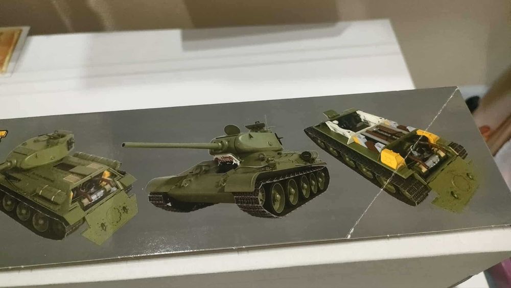 Model 1/35 T-34/85 W/d-5t.