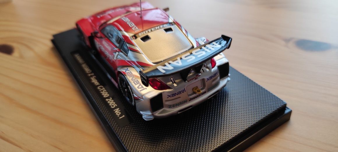 Model Ebbro Nissan Nismo Z Xanavi Super GT 500 '05 skala 1:43