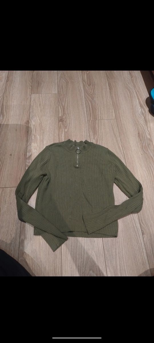 Zielony crop top bluzka H&M khaki z zamkiem kółkiem