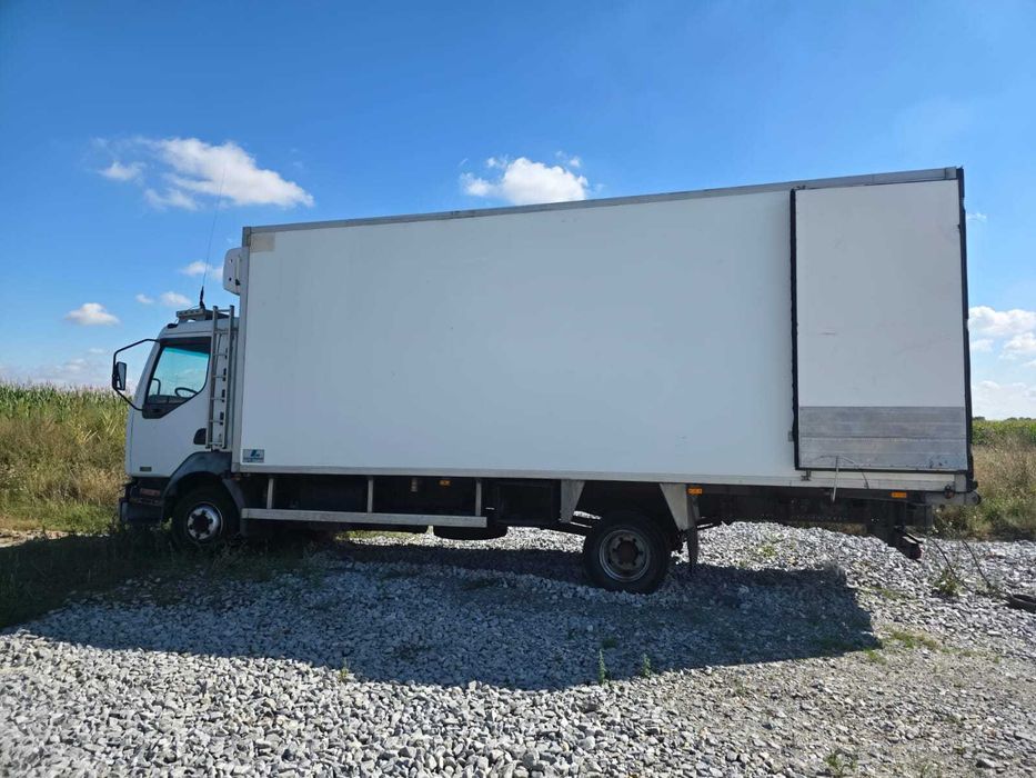 RENAULT midlum 180dCI chłodnia Uszkodzone