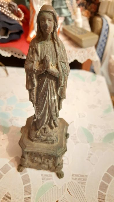 Статуетка ,, Матір  Божа ,,