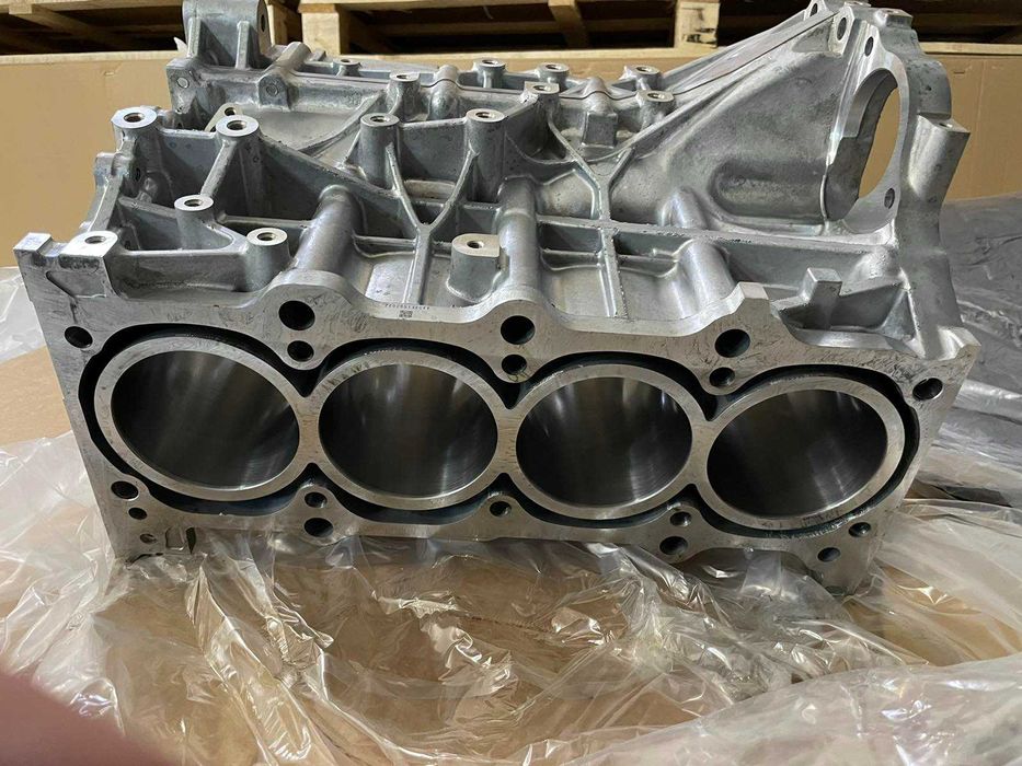 Блок циліндрів двигуна Grand Vitara 2.4L (J24B) новий оригінал