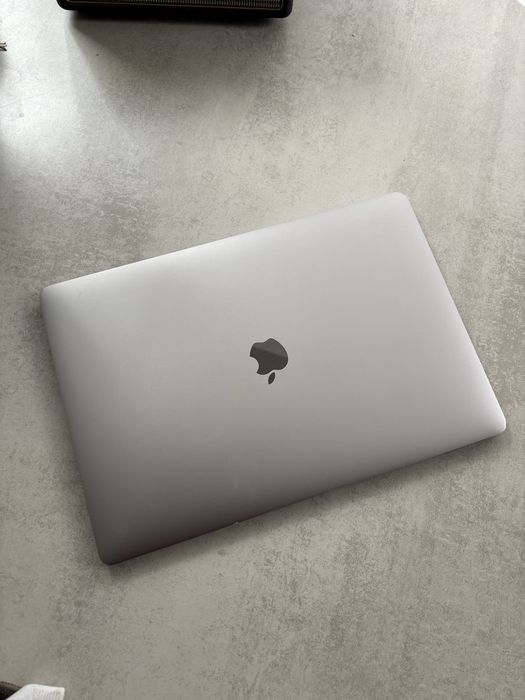 Macbook Pro 15 2017 в гарному стані, все ідеально працює