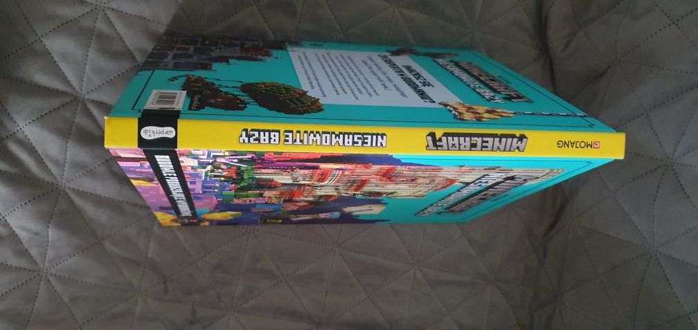 MINECRAFT Niesamowite bazy  - poradnik budowania ksiąka nowa