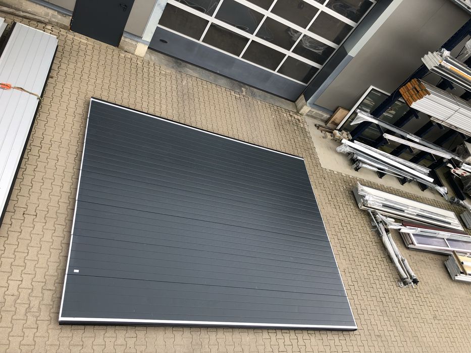 Brama panelowa segmentowa garażowa przemysłowa 520 x 420