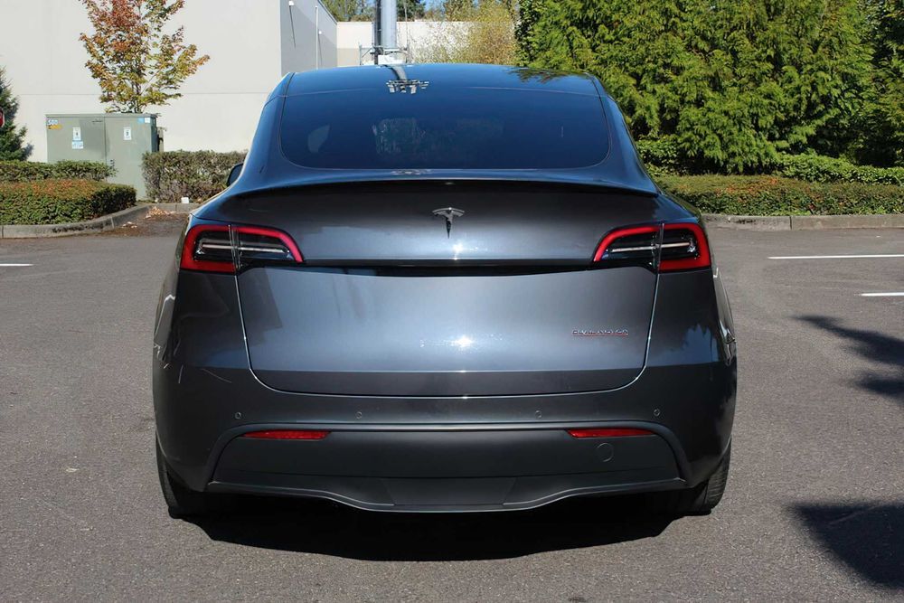 Tesla Model Y Performance      2022