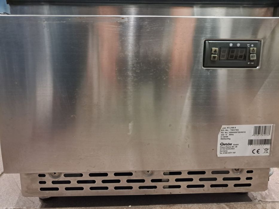 Witryna cukiernicza chłodnicza. 2szt.  Stan b.dobry!