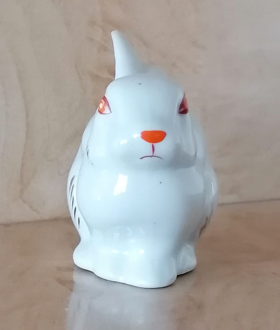 Порцеляновий зайчик
