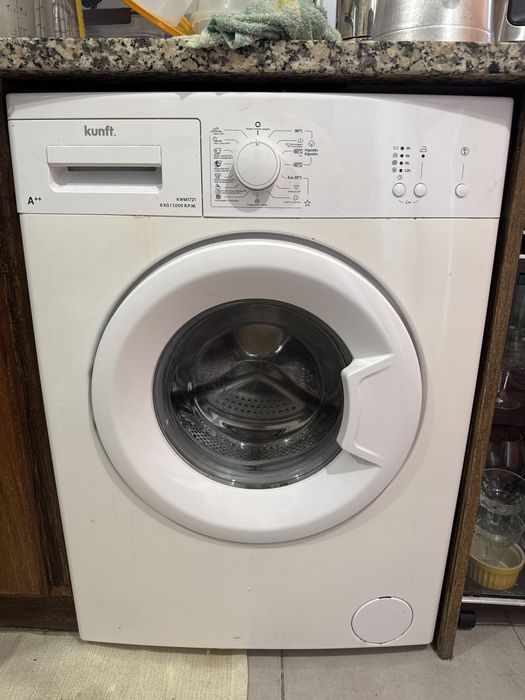 Maquina de Lavar da marca Kunft 6 kg. Para Peças!