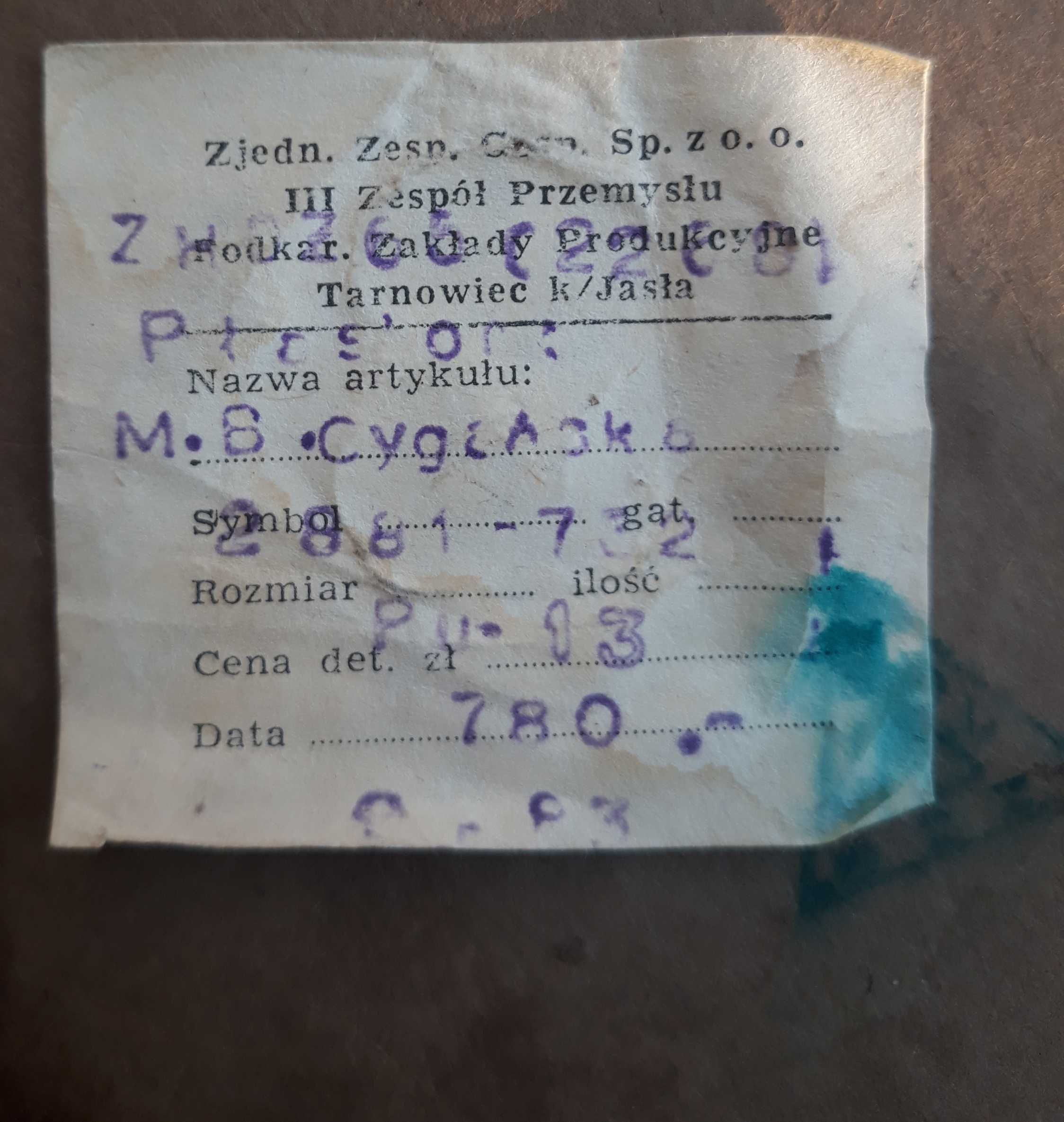 stara drewniana płaskorzeźba Matka Boska z Dzieciątkiem