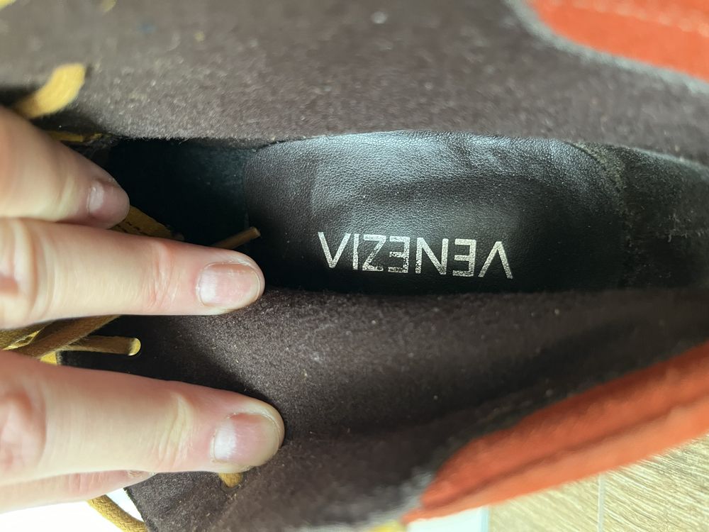 Buty na koturnie . Venezia rozm 38