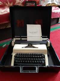 Пишущая (печатная) машинка "Любава"