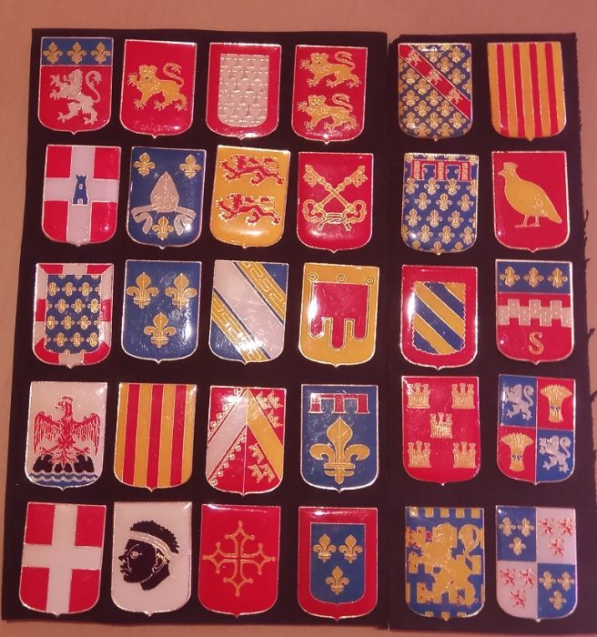Lote de 30 unicos brasões medievais franceses