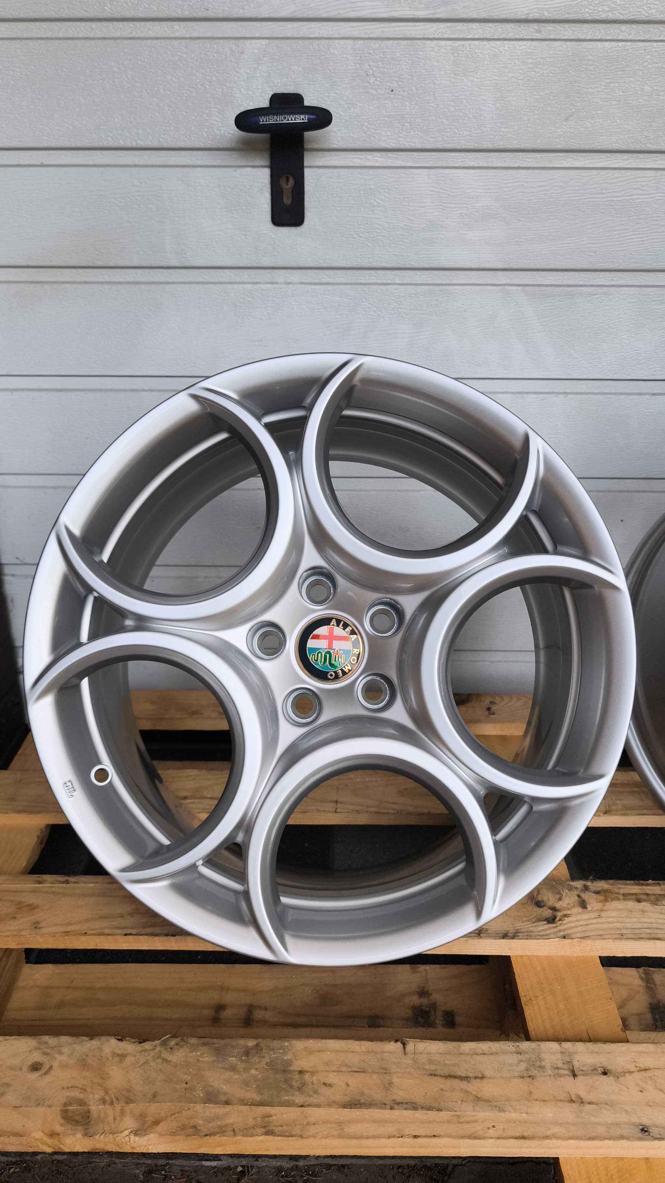 Felgi aluminiowe Alfa Romeo Giulia 18" 5x110 8J 9J Nowe (B602)