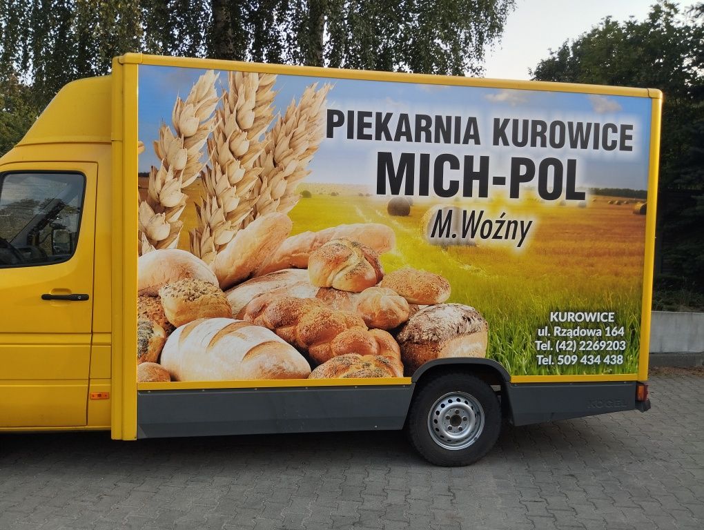 Reklama na samochód oklejanie busów witryn montaż reklam cała Polska