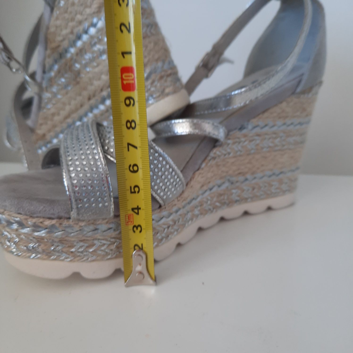 Srebrne sandały espadryle na koturnie XTI (roz.36)