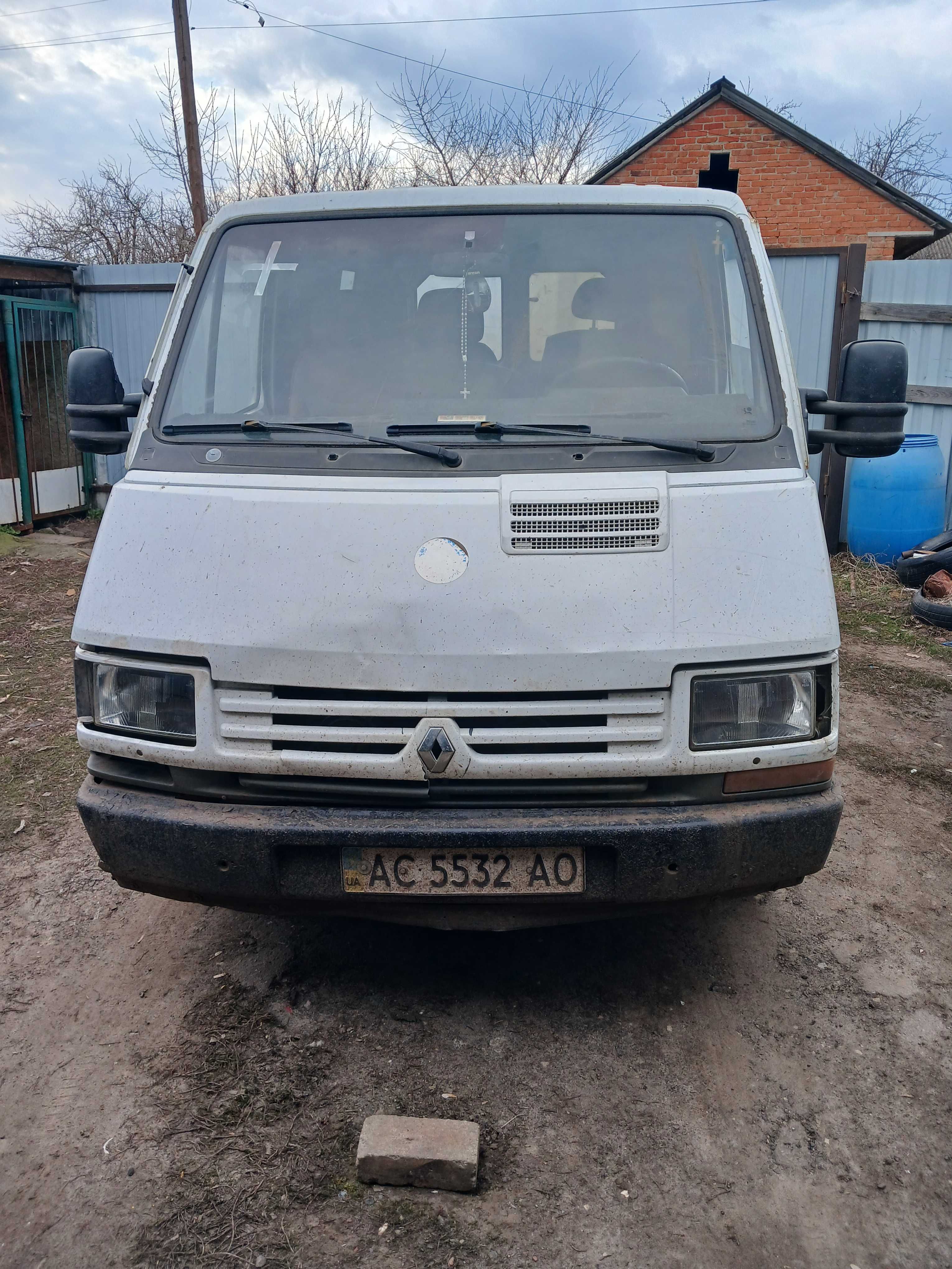 Продам авто рено трафик