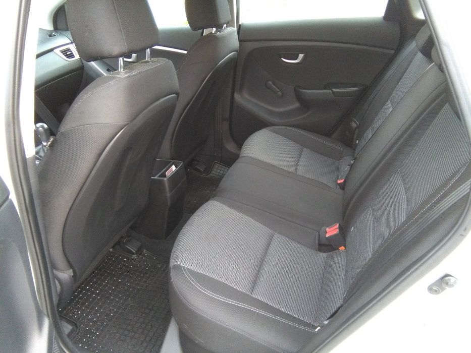 Wynajem Aut HYUNDAI I30 kombi Wypożyczalnia Samochodów od 100 zł doba