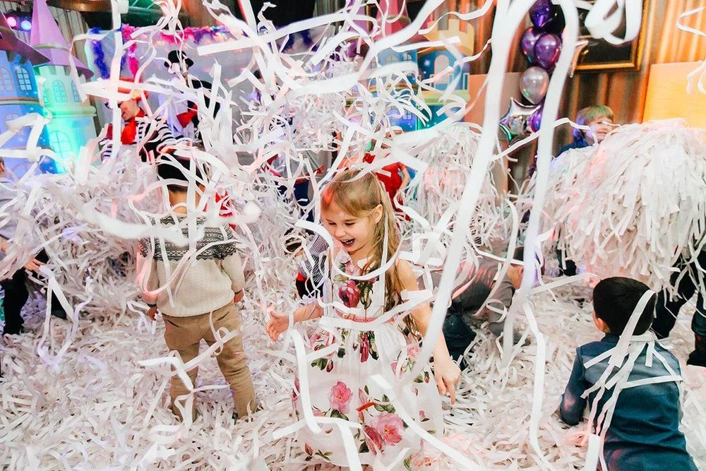 Паперове шоу,  стрічкове шоу у Львові та області