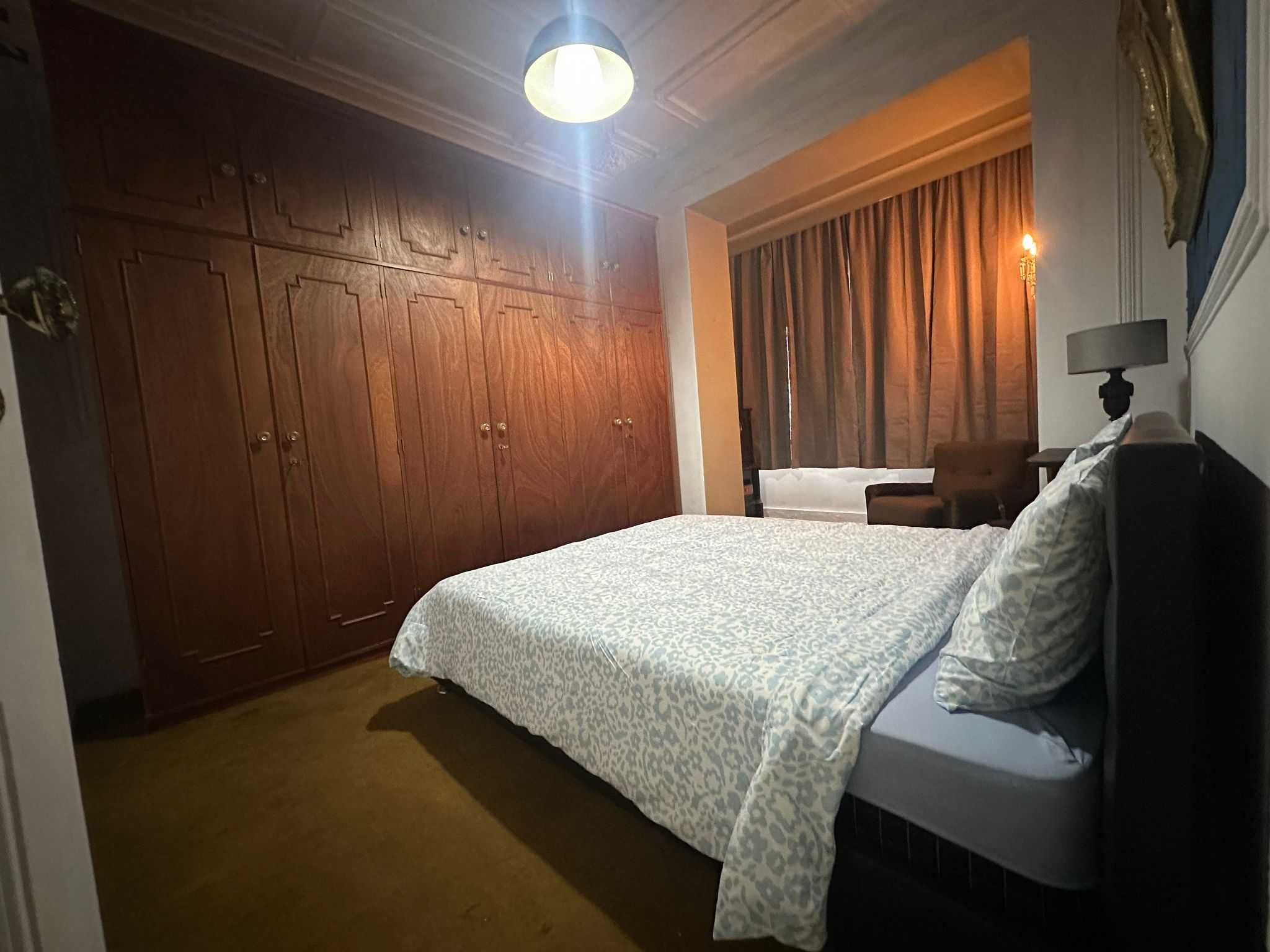 Quartos Casal amplos e luminosos em Saldanha  - ENTRADA IMEDIATA