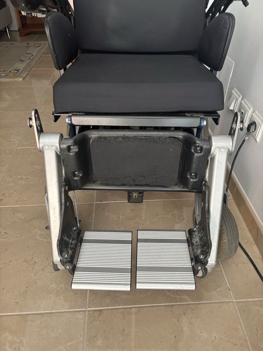 Cadeira de rodas elétrica Invacare Dragon Verticalizer