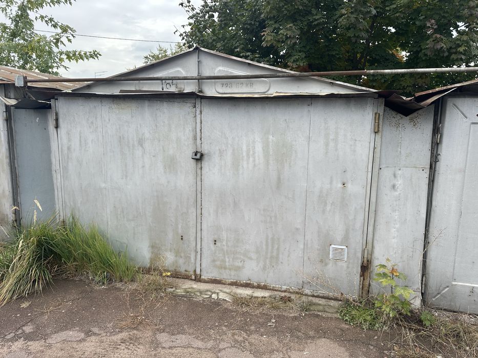 Продам гараж Богатирська 22. ГК «Славутич»