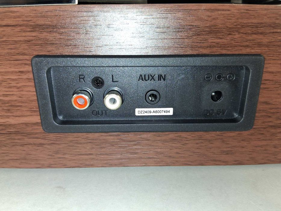 C251 Odtwarzacz A6 Retro Audio Player z USB i Głośnikami Stereo