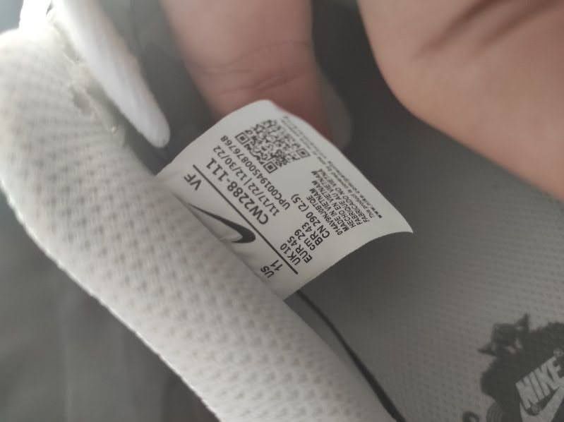 Nowe białe buty sportowe r. 45