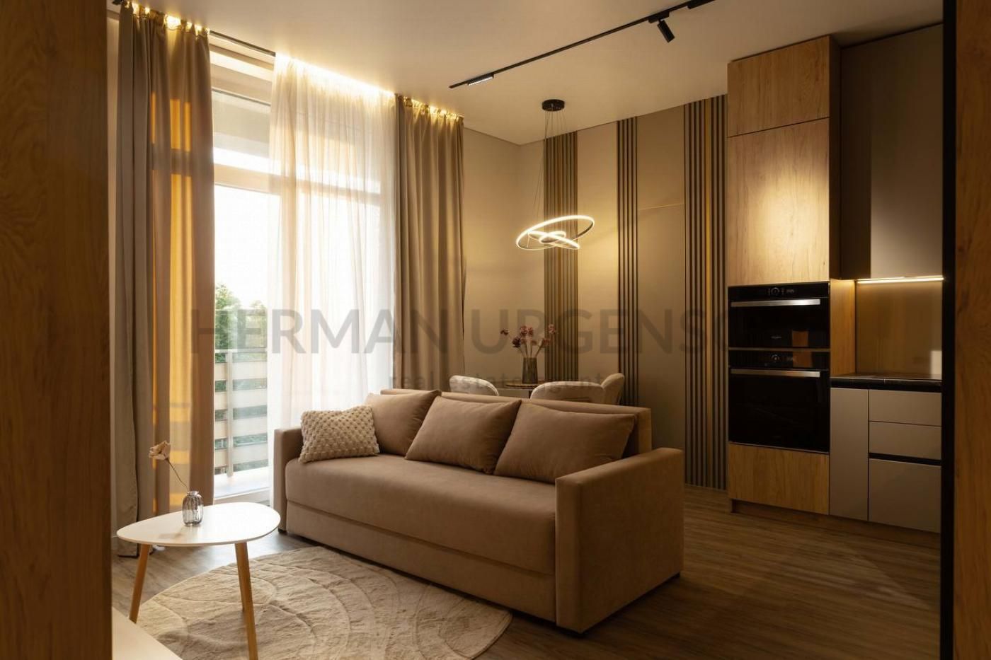 Продаж 1к квартири 42 м.кв / вул. Руська, Центр