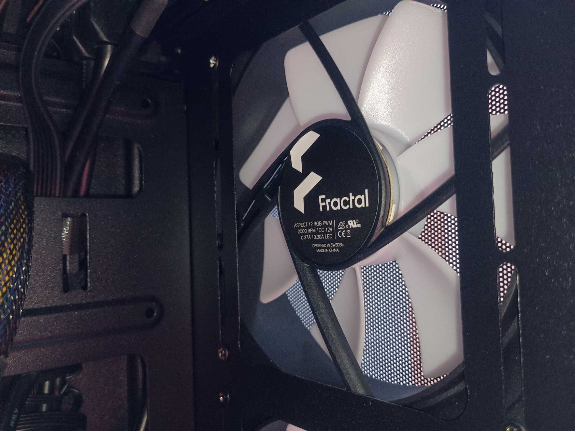 Настільний комп'ютер micro-ATX.