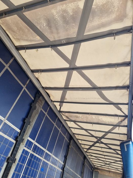 Plandeki z naczepy firanki