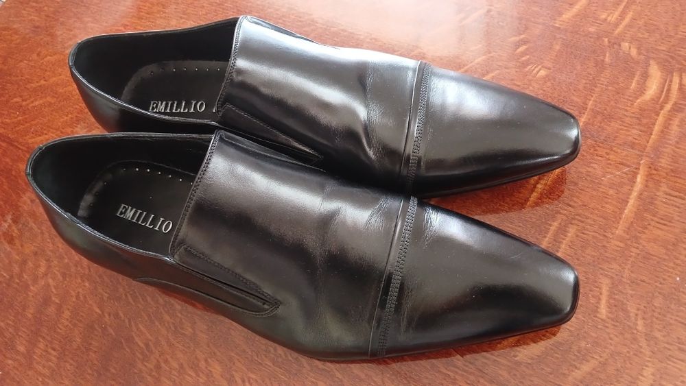 Туфлі чоловічі чорного кольору з натуральної шкіри