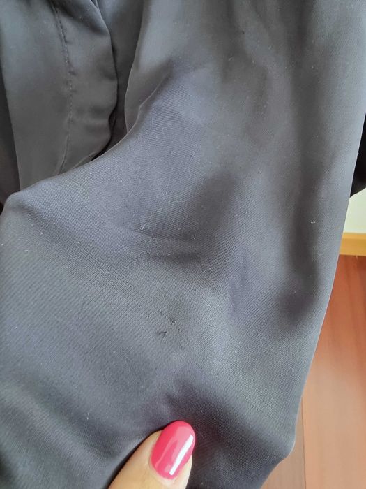 Camisa azul escura fluida H&M, tamanho 34