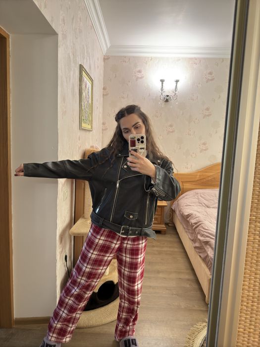 Кожанка Stradivarius