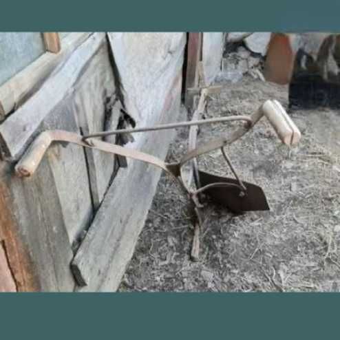 Плуг однокорпусний