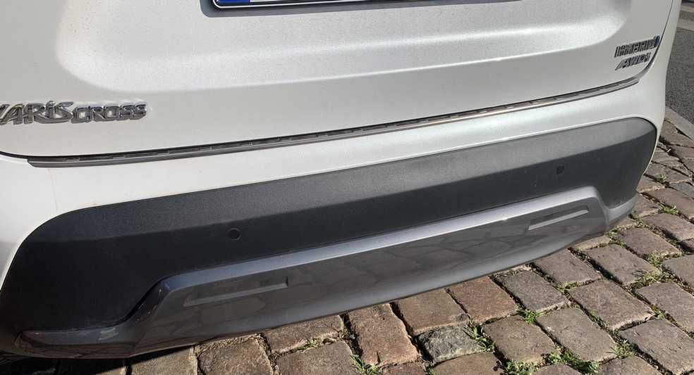 Metalowa listwa ochronna tylnego zderzaka Toyota Yaris Cross