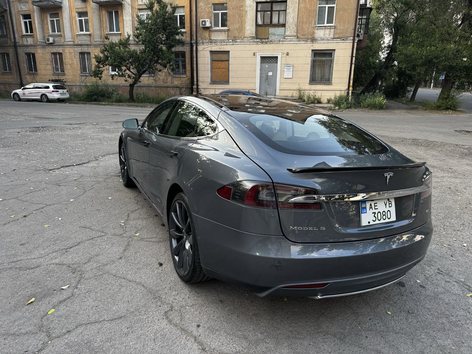 Tesla Model S 85 квт